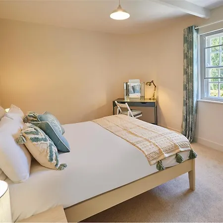 Host & - Park View * Brafferton
