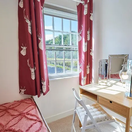 Host & - Park View Brafferton