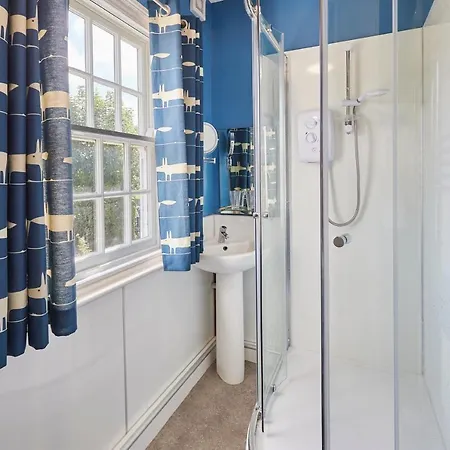 Host & - Park View Brafferton